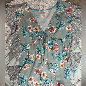 Floral boutique blouse